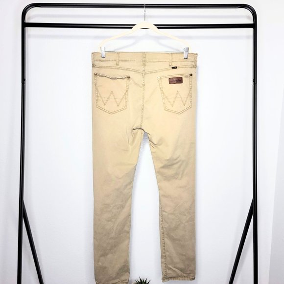 Wrangler 25MWMAN Men's Tan / Khaki Regular Straight Distressed Jeans Size 36x34 - Picture 5 of 9